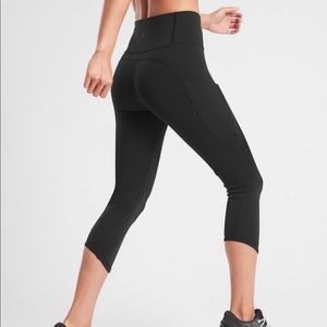 🚫SOLD🚫Athleta all in capri
